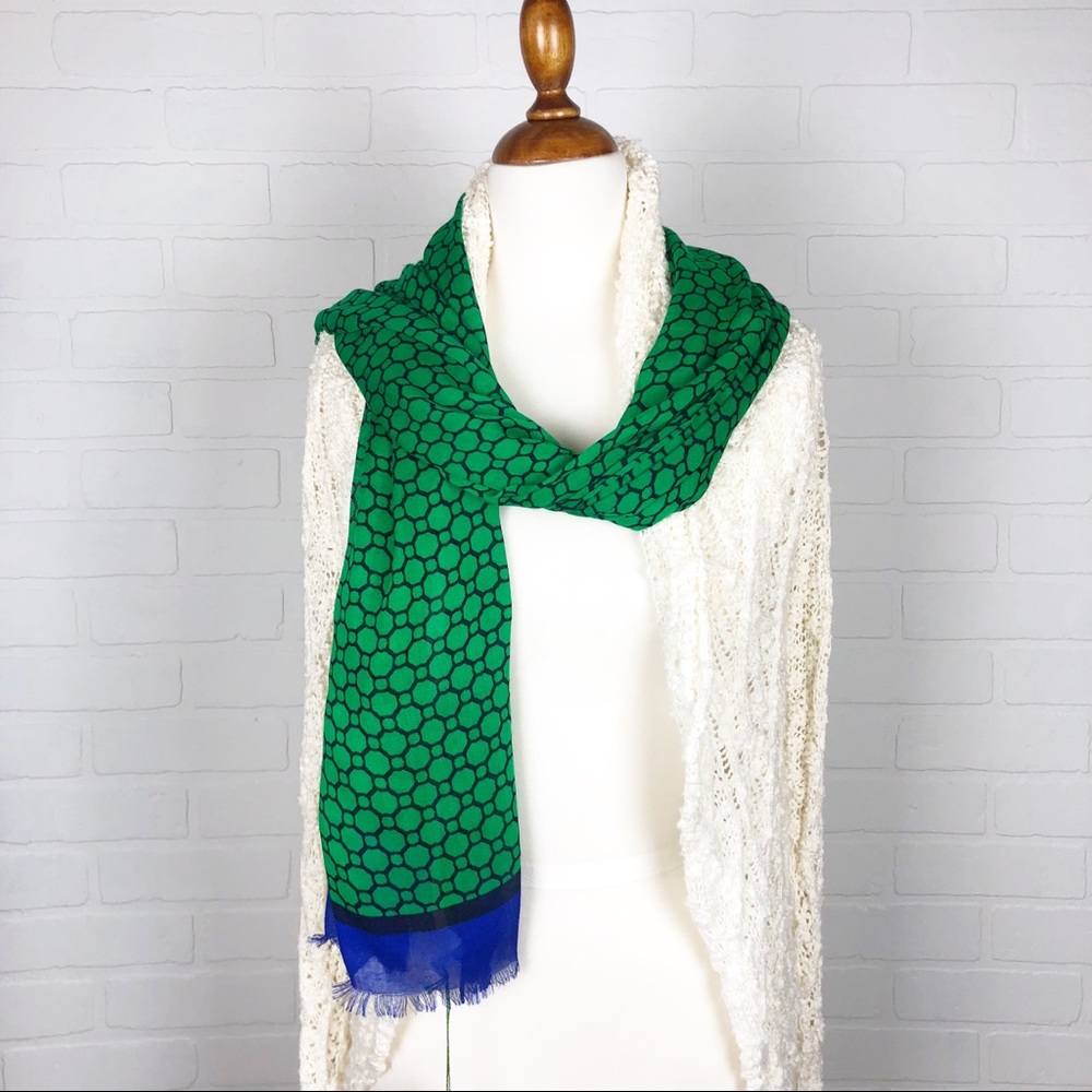NWT Vera Bradley Soft Fringed  scarf
